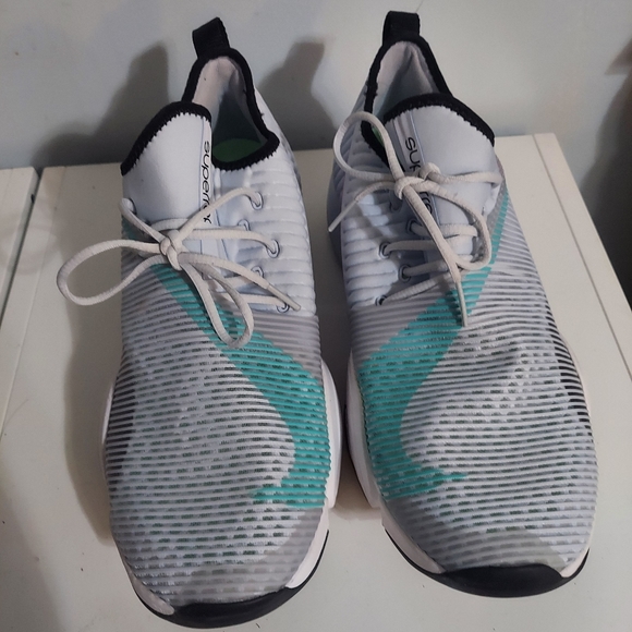 Workout shoes - Picture 1 of 4